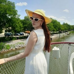 Meet your Posher, Liv